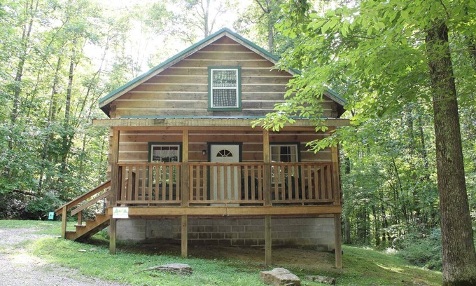 Logan Cabin | Lazy Lane Cabins - Bear Hollow