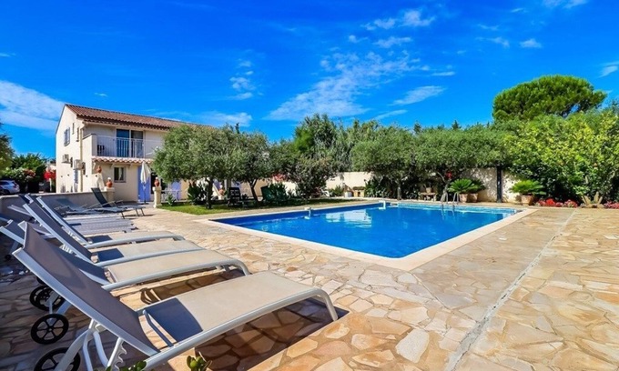 Beaucaire Apartment | Le Beaucaire 4P - Appt 4p climatisé avec piscine