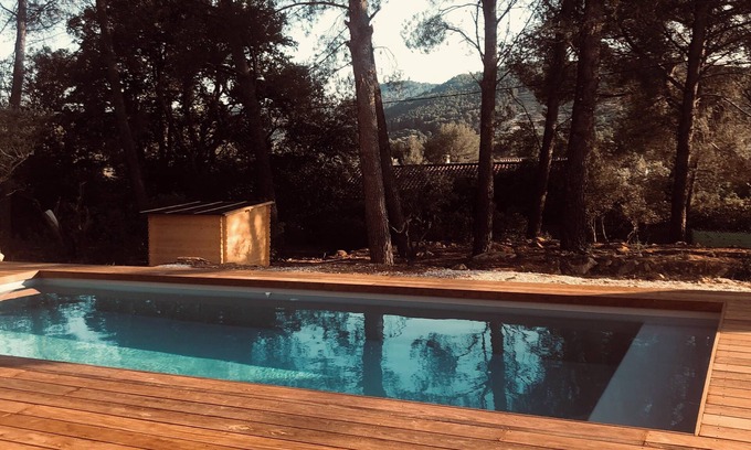 Le Beausset Villa | Le Beausset contemporary villa 140 m2 in the countryside with swimming pool. Beaches 8km away.