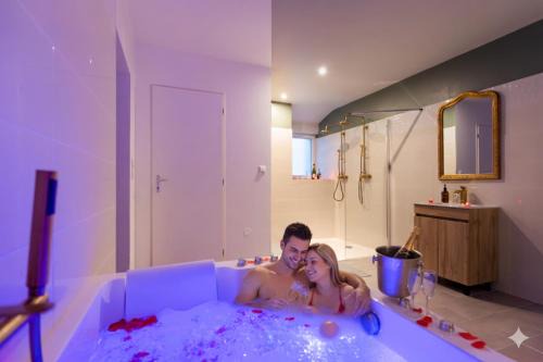 Quillan Apartment | Le bridgerlove Tantra Jacuzzi Unique