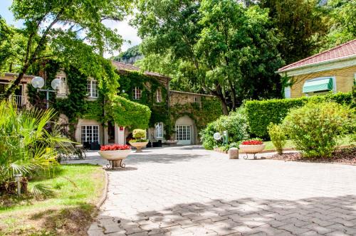 Soyons Hotel | Le Cèdre de Soyons