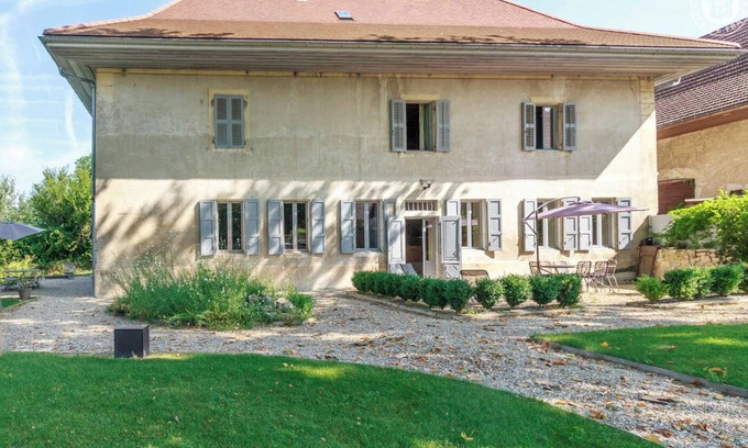 Brison-Saint-Innocent House | LE CLOS DES PLATANES-COTE LAC