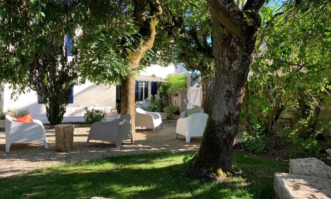 Riviere-les-Fosses Bed & Breakfast | Le clos du marronnier