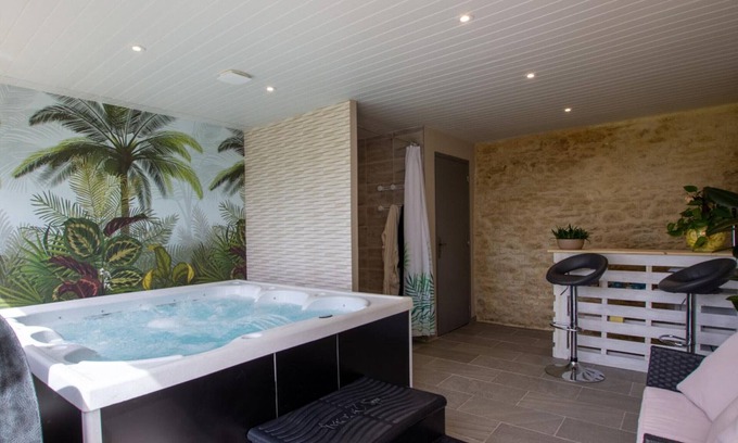 Paulin Cottage | Le Couderc Cottage with Spa and Wifi in the Countryside, Pets Allowed