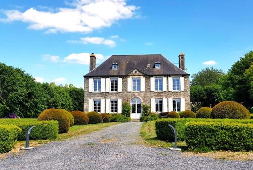 Caumont l'Evente House | Le Domaine de la Férière