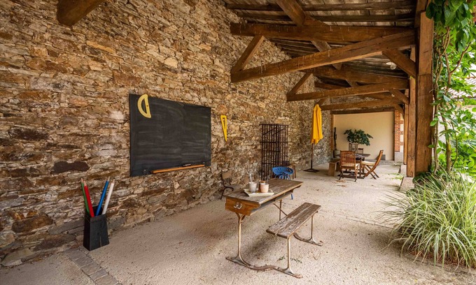 Bouffere House | Le Domaine des Écoliers