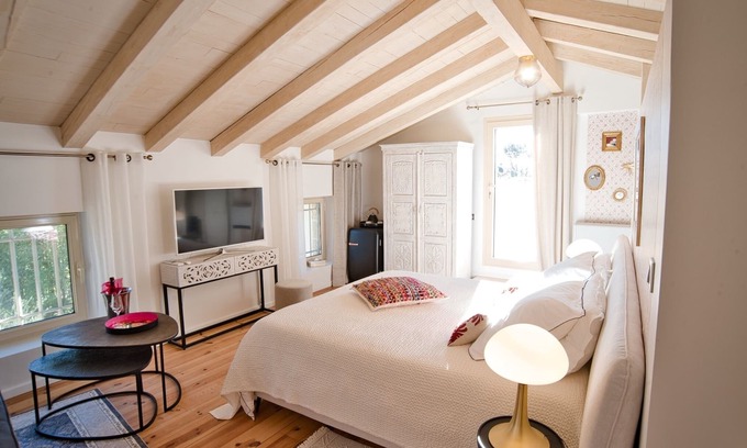 Blauzac Bed & Breakfast | Le Duché - Le Mas des Aires