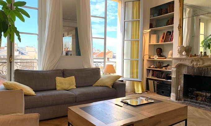 Saint-Louis Apartment | Le Duplex La Fontaine au Cœur des JO 2024 à Versailles !