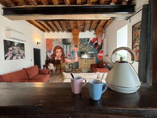 Montaigu-le-Blin House | Le Family Pop'art : Gîte coloré pour 6 pers. près de Vichy, avec parking - FR-1-489-519