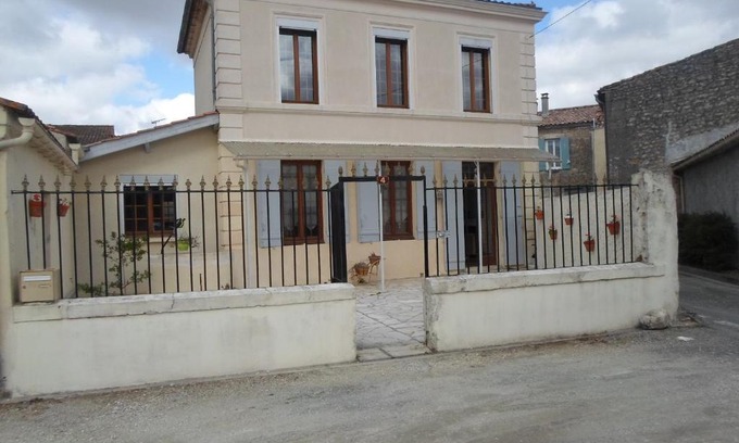Saint-Seurin-de-Cadourne House | Le Gite à Nano