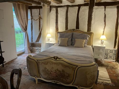 Lorris Bed & Breakfast | Le Grand Faubourg les Gîtes Ecurie et La Faïencerie