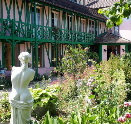 Saint-Pierre-d'Autils House | Le Jardin des Merveilles