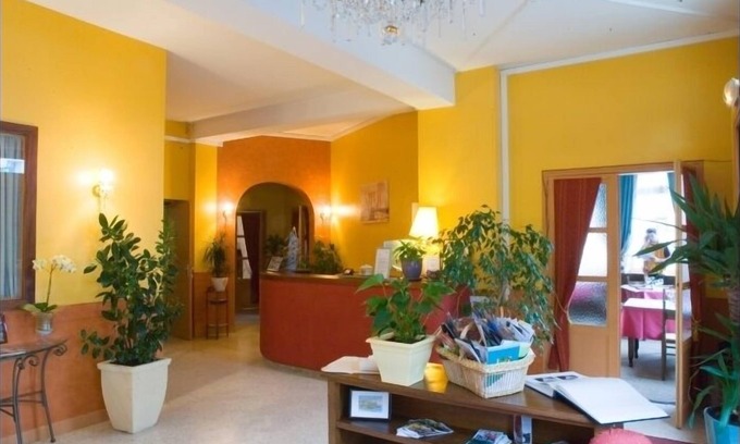 Ecouche Hotel | Le Lion dOr