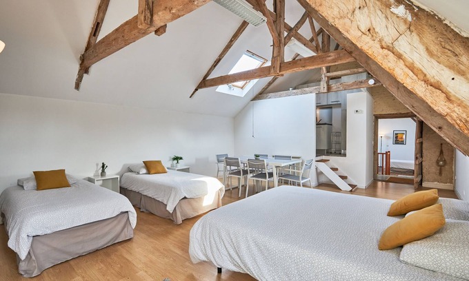 Saint-Loup-Hors Apartment | Le Manoir des Doyens Loft Apartment - Sleeps 8!