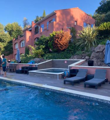 Les Adrets-de-l'Esterel Bed & Breakfast | Le Mas de la Verrerie