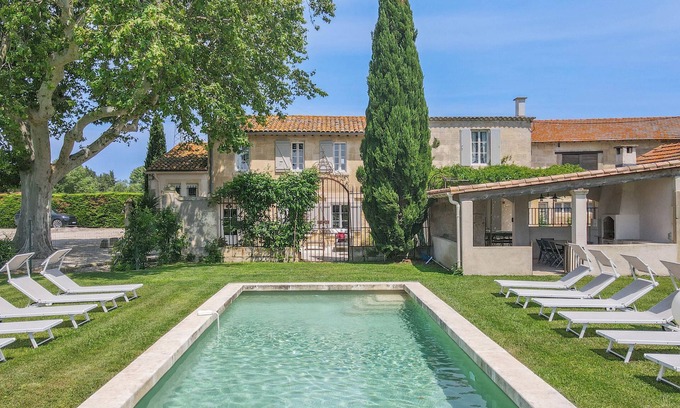 Arles Other | Le Mas des Flammes