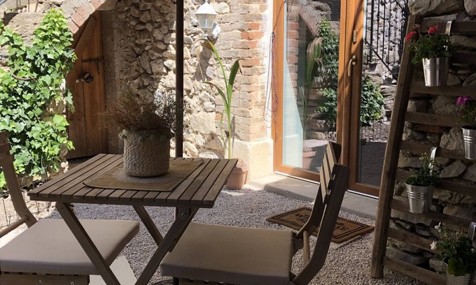 Seynes Apartment | Le Mas'Dinina Superb renovated studio In Seynes (Le Gard)