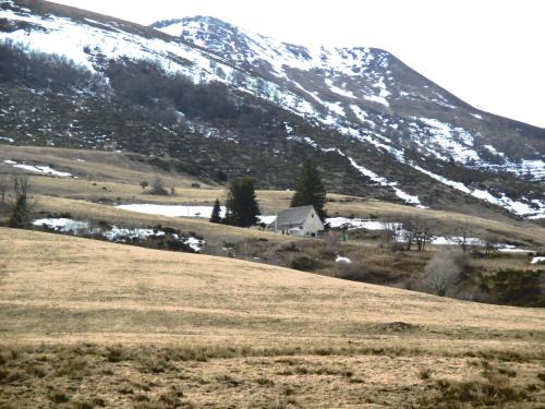 Chambon-sur-Lac House | le monne (dit la fermette)