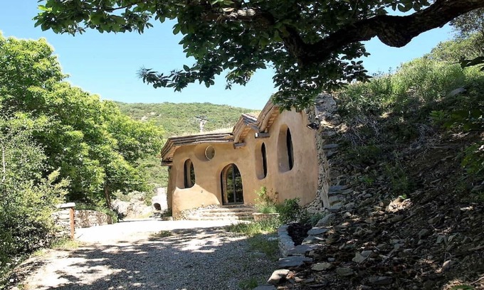 Rieussec Cottage | Le Moulin de Trédos, The Hobbit House of the Moulin de Trédos