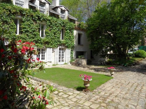 Saint-Remy-les-Chevreuse House | Le Moulin de Vaugien