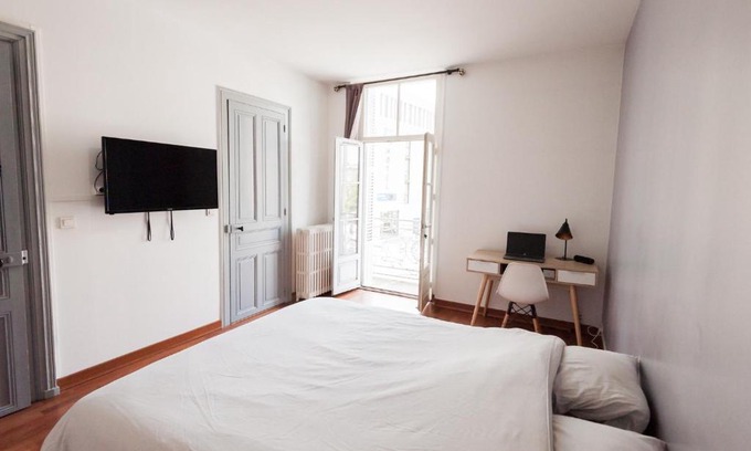 Poitiers Apartment | Le Neptune Apt 85m2 3ch Appart Hotel Poitiers