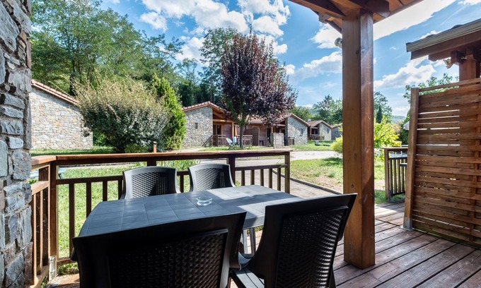 Montoulieu Apartment | Le Nid du Géranium 5 - Chalet vue montagne T2