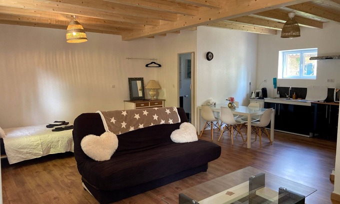 Riedisheim Apartment | Le Noyer: Cosy little chalet near Mulhouse