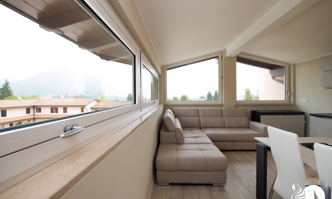 Salo Apartment | Le Nuove Rondini - Appartamento Viola