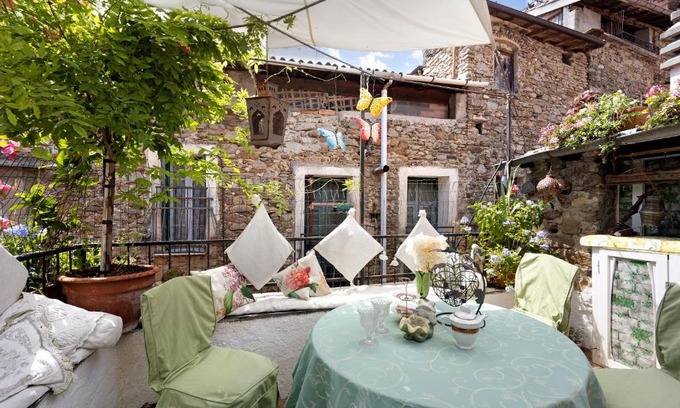 Dolceacqua House | Le Petit Chateau Dolceacqua