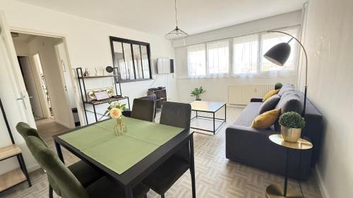 Devant-les-Ponts Apartment | Le petit Lorry - Appt 20 45 m2