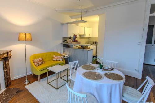 Poincare - Foch - Anatole France - Croix de Bourgogne Apartment | Le Petit Marbre - 10 min à pied de la gare de Nancy