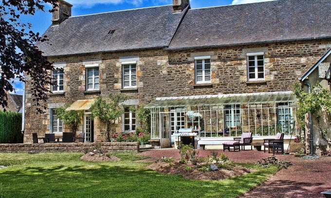 Ger Bed & Breakfast | Le Potier Jovial