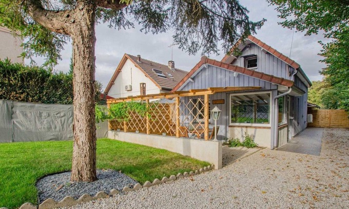 Saint-Julien-les-Villas Apartment | Le Refuge - Saint Julien LES Villas