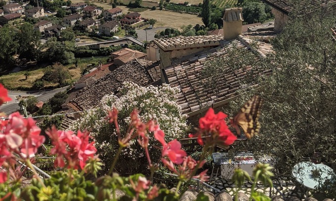 Precetto House | LE ROCCHE - Under the Castel, AMETISTA Apartment with SPA and Black River View