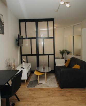 Pyramides Apartment | Le Vallès