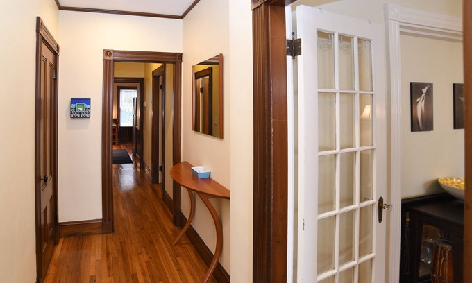Egleston Square Condo | Leafy & Tranquil, Artist House