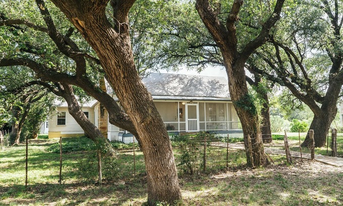 San Saba House | Leaning Oaks Ranch - A Perfect Texas Hill County Ranch Getaway!