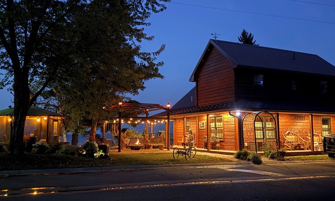 Whipholt Cabin | Leech Lake Waterfront Home, Panoramic Views 3bd/2ba and swinging firepit chairs.