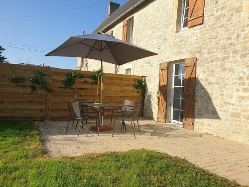 Saint-Pierre-du-Mont House | lefevre cottage, Landing beaches house