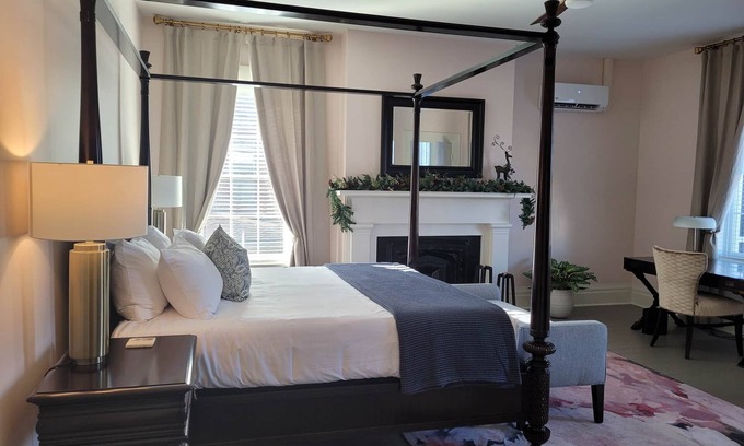 Chillicothe Bed & Breakfast | Legacy Room at The Willis-James