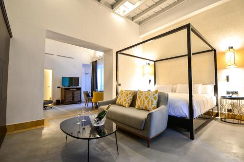 Santa Cruz Hotel | Legado Alcazar Hotel