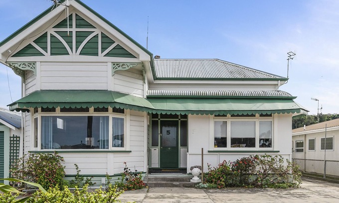Napier House | Leica Stay - Napier Holiday Home