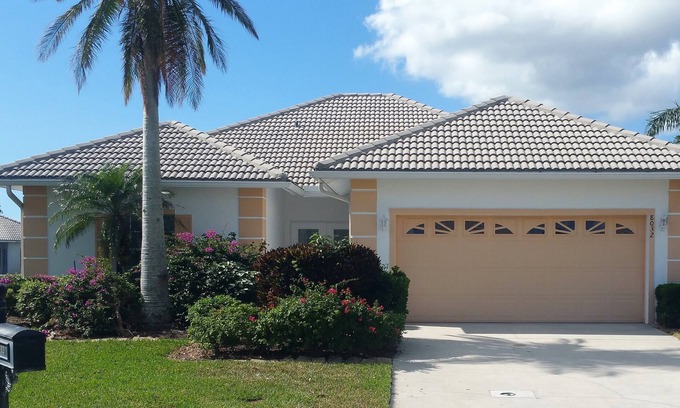 Falcons Glen House | Lely Resort Pool & Waterfront Home! nFIVE STAR PROPERTY - INCREDIBLE RATES!