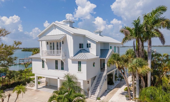 Englewood House | Lemon Bay Luxe – Dock, Beach & Manasota Vibes