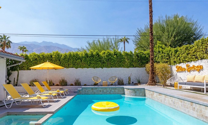 El Mirador House | Lemon Twist - Read The Reviews! Very Private Palm Springs Pool Yard!