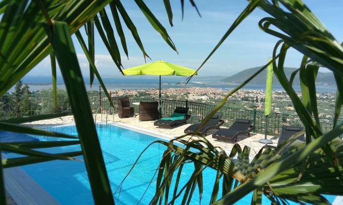 Apolpaina Apartment | Lemoni 65 m² 2x terraces sea view /city view WiFi 2x WC´s climate NEW pool SALZ