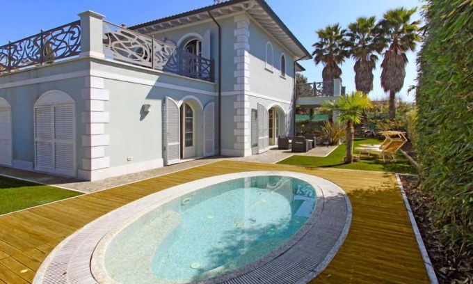 Forte dei Marmi House | Leonardo by Interhome