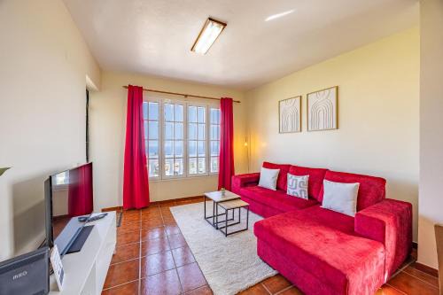 Santana House | Leonel Reis House by YOUR KEY