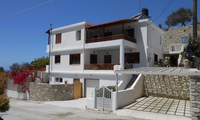 Pitsidia Villa | Leonidas Comfortable holiday residence