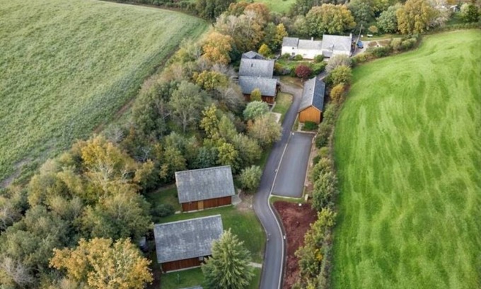 Looe Cabin | Lerryn Lodge with outdoor bath (2 bedroom)